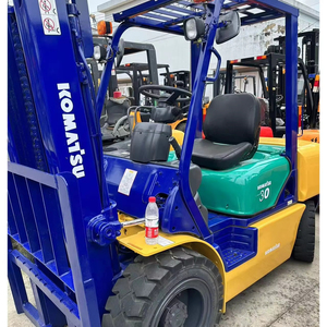 Chariot élévateur diesel Komatsu Fd30 de 3 tonnes, d'occasion, pour les secteurs de la vente au détail et de la restauration, avec moteur en option pour les opérations de chariot élévateur - Product Image 4