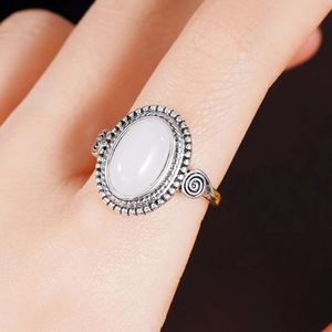 Anello Vintage Punk con Pietra Ovale Iridescente per Donne, Accessorio Moda per Uso Quotidiano e Feste - Product Image 6