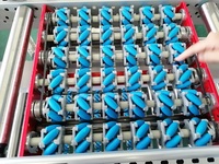 Mesin Sorter roda ayun 30 ° 60 ° 90 ° mesin penyortiran paket konveyor pengalih untuk industri ritel & restoran