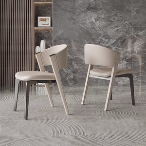 Chaise de <span class=keywords><strong>salle</strong></span> à <span class=keywords><strong>manger</strong></span> en cuir moderne italienne, style simple, luxe léger, dossier confortable, pour la maison, les restaurants, les hôtels, les salles de négociation - Product Image 2