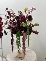 QSLH Centre de table de mariage personnalisé rouge bordeaux, boule de fleurs artificielles vertes Anthurium et roses pour mariage.