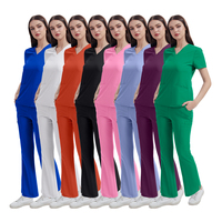 Ensemble d'uniformes médicaux pour femmes, hauts slim à col en V et pantalons évasés, en tissu TRS peigné personnalisé, vente en gros, fabricant