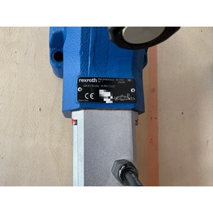 Vanne hydraulique Rexroth 4WRJE25E400L-1X/MXY, équipement d'automatisation industrielle - Product Image 1