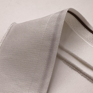Frisches, weiches, dehnbares, weiß-braun gestreiftes Poloshirt mit Kragen, 95% Polyester, 5% Spandex, strapazierfähig, perfekt für den Alltag. - Product Image 4