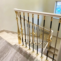 Rampe d'escalier en métal de luxe sur mesure, design et dimensions personnalisés, balustrade d'escalier intérieure pour la décoration d'escalier de villa