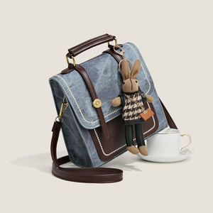 Sac à dos coréen unique et élégant pour femmes, sac d'école polyvalent en cuir à la mode, sac de <span class=keywords><strong>travail</strong></span> élégant et sophistiqué haut de gamme et luxueux - Product Image 3