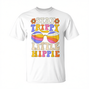 Camiseta Stay Trippy Little Hippie, estilo retro de los años 70, con diseño de flores y gafas de sol - Product Image 2