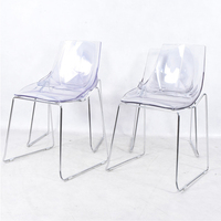 Chaise empilable contemporaine en plastique transparent avec pieds en métal chromé pour événements, mariages et entrepôts