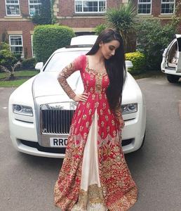 -Magnifique --- Veste lourde à porter en fête et élégante -- Robe Lehenga avec applique élégante pour la fête/le mariage 2021 - Product Image 1