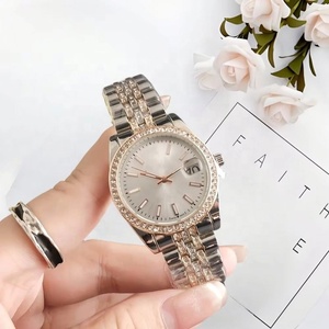 Nouvelle montre pour femme 2026 avec cadran rose et accents de diamants, bracelet en acier inoxydable, montre-bracelet tendance avec fonction date - Product Image 3