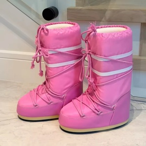 Botas de nieve clásicas MOON de diseñador de lujo de alta gama, a la moda, con suela gruesa, impermeables, con parte superior de lona afelpada y cordones. - Product Image 3