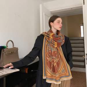 Châles en imitation cachemire imprimé licorne européenne Automne et hiver Écharpe double face pour femmes Écharpes d'animaux à blocage de couleur - Product Image 2