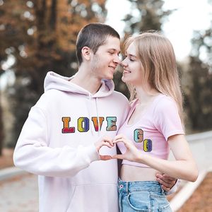 جاكيت مخصص من قماش الشنيل مع حروف حديدية مطرزة بقع فرشاة أسنان وتصميم شخصي لتطريز الحروف - Product Image 5