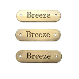 골동품 황동 명판 사용자 정의 새겨진 로고 태그 표시 가구 공장 맞춤 브랜드 명판 양각 아연 합금 금속 핀 - Product Image 4