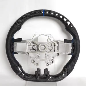 Volante <span class=keywords><strong>de</strong></span> cuero <span class=keywords><strong>de</strong></span> fibra <span class=keywords><strong>de</strong></span> carbono personalizado apto para <span class=keywords><strong>Ford</strong></span> <span class=keywords><strong>Mustang</strong></span> 2015 2016 2017 2018 2019 2020 2021 <span class=keywords><strong>2022</strong></span> GT Shelby - Product Image 3