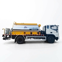 Camion pulvérisateur de bitume intelligent Foton 12000L résistant à l'usure pour le prétraitement des marques routières municipales