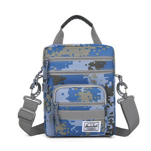 Sac à bandoulière multi-poches pour homme, en nylon imperméable, léger, avec sangle réglable, pour le sport - Product Image 3
