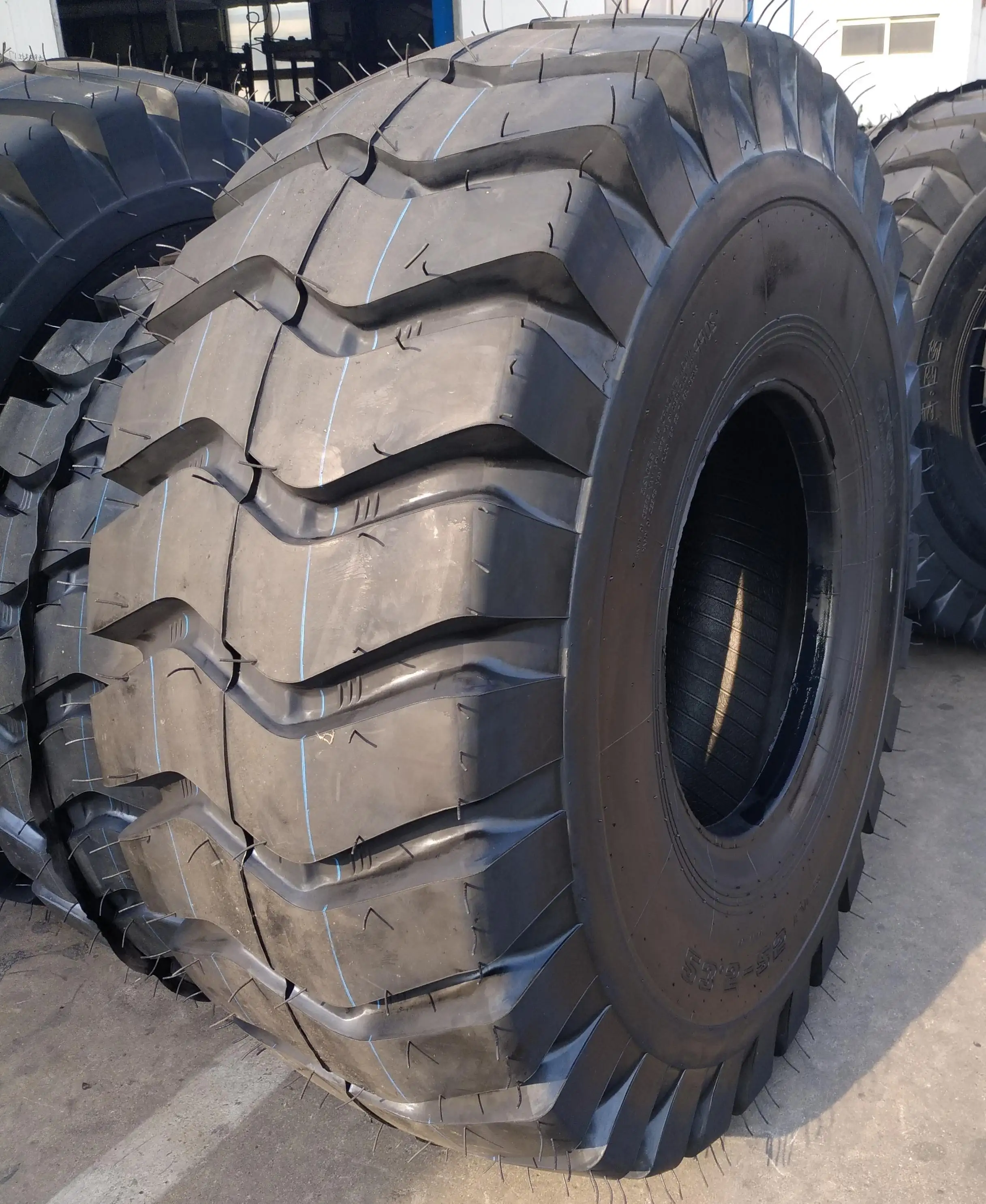 OTR 타이어 23.5-25 24PR TT E-3/L-3 가장 경쟁력있는 가격