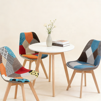 Fauteuil d'appoint rembourré en tissu patchwork de style mid-century avec pieds en bois massif pour salon, bureau à domicile et chambre à coucher