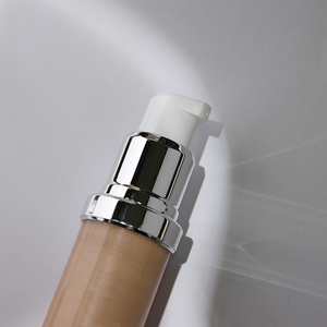2024 Offre Spéciale surligneur maquillage fond de teint miroitant fond de teint liquide à couverture complète surligneur longue durée - Product Image 3