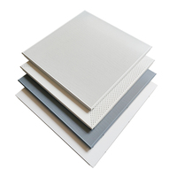 Dalles de plafond en aluminium métallique thermolaqué, clipsables, 60x60, acoustiques, pour décoration de plafond.