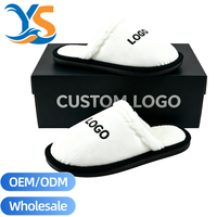 Claquettes personnalisées OEM/ODM avec logo pour hommes, claquettes en peluche, claquettes en coton avec logo personnalisé, impression de logo pour hommes