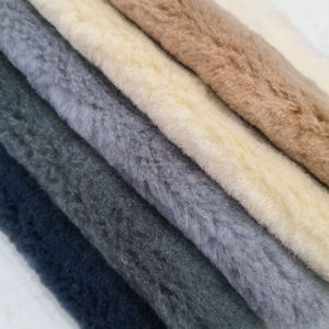 Tapis en tissu de fourrure de mouton synthétique en polyester chaud et confortable - Product Image 4