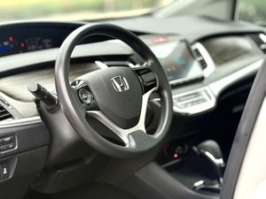 Mobil Bekas Praktis: Honda Jade 1.8L Tahun 2020, Paket Comfort, Performa Handal, Ruang Kargo Luas, Nilai Tinggi - Product Image 3