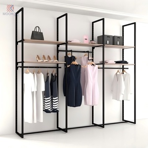 Espositore <span class=keywords><strong>per</strong></span> Abbigliamento Moderno e Minimalista, Scaffale Multifunzionale in Tubo d'Acciaio Nero, Arredamento di Alta Gamma <span class=keywords><strong>per</strong></span> Negozi di Abbigliamento - Product Image 4