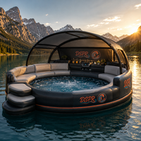 Dôme gonflable flottant avec sièges rembourrés, éclairage LED intégré et bar pour divertissement aquatique nocturne tropical