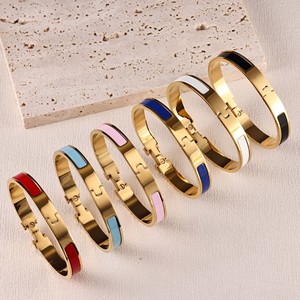 Bracciale con Lettera H, Larghezza 8mm, Spessore 2.5, Versione Alta, Bracciale con Lettera Stretta - Product Image 2
