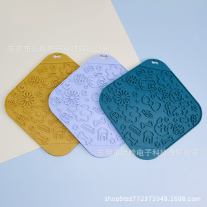 Silicone Slow <b>Feeding</b> <b>Mat</b> For Dogs Cats 198x198mm Anti Choking <b>Pet</b> Food <b>Mat</b> Square Shape Food Grade Material - Product Image 5