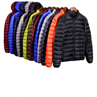 Veste matelassée décontractée pour homme en duvet de canard brun uni teint en 2026, vente en gros, col montant, hiver, capuche, rembourrage en polyester, taille XS