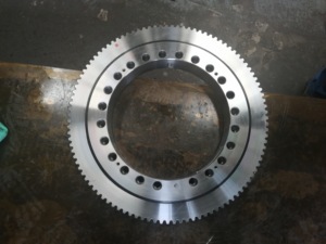 อะไหล่รถขุดบิ๊บอ ชุดลูกปืนวงแหวนหมุนสำหรับรถขุดขนาดเล็ก - Product Image 2
