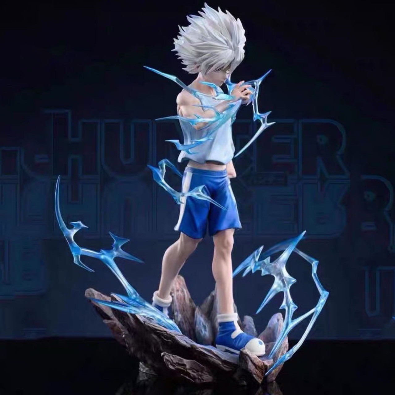 魅惑的なコレクション：ハンター×ハンターのキルアフィギュアの世界へ