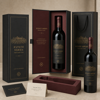 Boîte à vin verticale empilable à compartiment unique, surface noire mate texturée, avec coussin en soie bordeaux, pour la livraison de vin en e-commerce en ligne