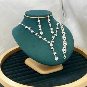 Elegante y Romántico Conjunto de Joyería para Novia, Collar, Pulsera y Aretes, Accesorios Premium al por Mayor para Cada Vestido, Chapado en Oro - Product Image 5