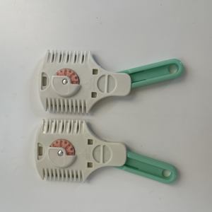 Pettine a Doppia Lama in Plastica ABS Personalizzabile per Sfoltire e Tagliare le Frange - Product Image 2