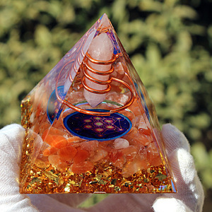 <b>Crystal</b> <b>Chip</b> Pyramid Resin Epoxy Craft Desktop Ornament Home Decoration - Product Image 4
