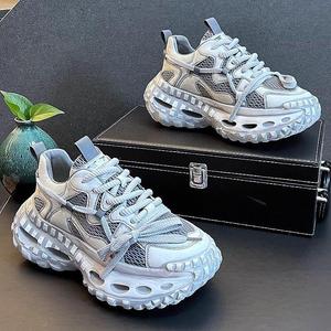 รองเท้าผ้าใบผู้ชายอินเทรนด์สีเทาสีขาวส้นแบนแบบผูกเชือกสวมใส่ทุกวันผู้สูงอายุ 60 พลัสไซส์ 2025 - Product Image 1