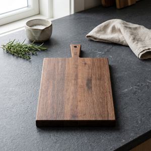 Planche à découper rectangulaire en bois de forêt foncé BS INTERNATIONAL BS-141, fabriquée à la main, écologique, réutilisable, durable, 1,5 cm, compatible lave-vaisselle - Product Image 1