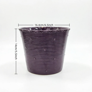 Pots à fleurs en céramique <span class=keywords><strong>de</strong></span> qualité supérieure, 6,5 pouces, violet foncé, à bord festonné côtelé, pour <span class=keywords><strong>une</strong></span> <span class=keywords><strong>d</strong></span>écoration élégante <span class=keywords><strong>de</strong></span> la maison et du jardin, plantes et fleurs <span class=keywords><strong>d</strong></span>'intérieur - Product Image 2