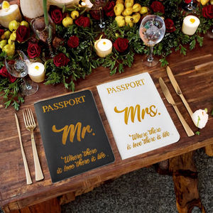 Cartera de Pasaporte Multifuncional de PU con Diseño de Mr. y Mrs. para Tarjetas de Crédito y Pasaportes Elegantes para Mujer - Product Image 3