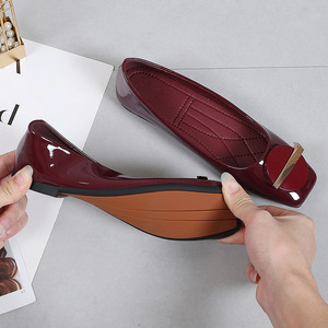 Xuanhui <span class=keywords><strong>Ballerine</strong></span> da Donna <span class=keywords><strong>in</strong></span> Pelle Verniciata Bordeaux, Punta Quadrata, <span class=keywords><strong>Suola</strong></span> Morbida Flessibile, Mocassini per Uso Quotidiano, Taglia Grande 44 - Product Image 1