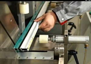 Otomatik küçük alüminyum pencere ve kapılar testere makinesi alüminyum profiller çift kafalı testere - Product Image 6