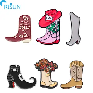 Sản Xuất Giày Thể Thao Hat Men Ve Áo Pin Tùy Chỉnh Logo Riêng Khởi Động Phương Tây Ma Thuật Giày Sneaker Men Pin Huy Hiệu Kim Loại Lưu Niệm