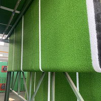 Simulation de golf sur piste intérieure personnalisée de haute qualité, tapis de mise en rouleau de gazon synthétique incurvé pour une utilisation en salle de sport