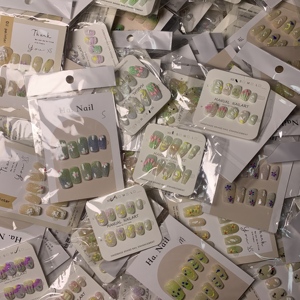 Faux ongles à presser faits main en acrylique, couvrance totale, luxe, forme carrée, motif fleur 3D, style sac surprise, styles <span class=keywords><strong>et</strong></span> tailles aléatoires, vente en gros - Product Image 5