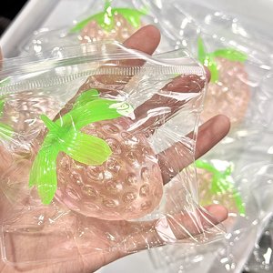 ของเล่นบีบสตรอว์เบอร์รี่น่ารัก TPR นุ่ม บีบคลายเครียด ของเล่นฟิดเจ็ต ขายส่ง - Product Image 1