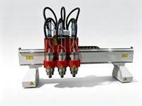 Router CNC de madera de 3 ejes y cabezales múltiples 1325 para grabado y tallado de paneles de puertas de MDF y madera maciza para muebles